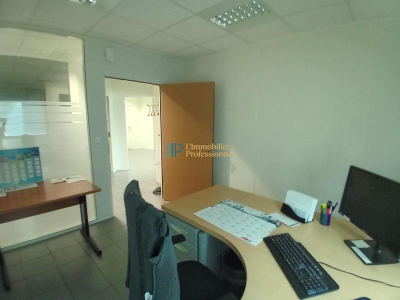 Bureau - 111 m² - 5 pièces