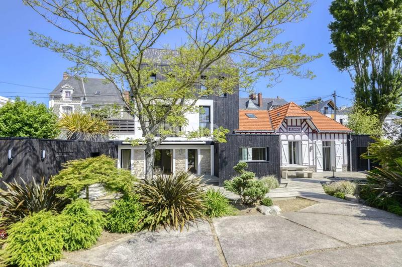 Maison - 200 m² - 8 pièces