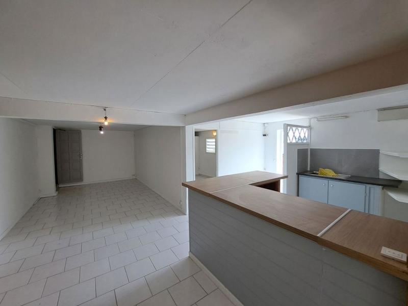 Maison - 225 m² - 7 pièces