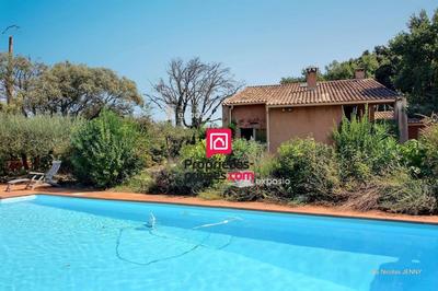 Maison - 227 m² - 6 pièces