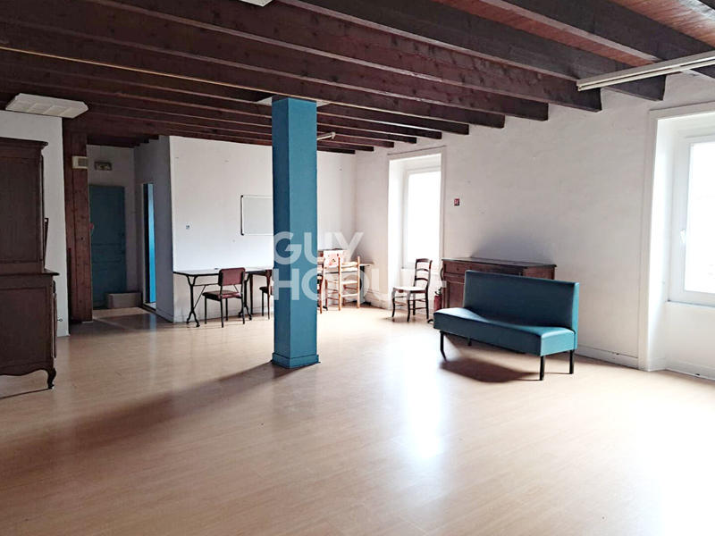 Maison - 300 m² - 8 pièces