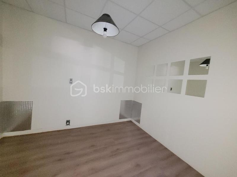 Local commercial - 217 m² - 4 pièces