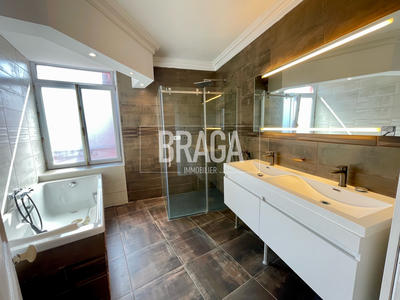 Maison - 227 m² - 7 pièces