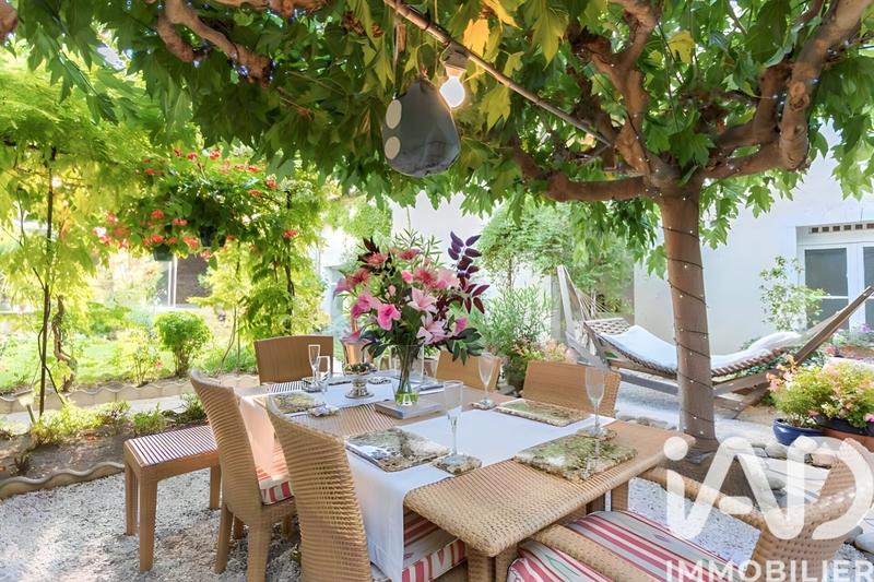 Maison - 271 m² - 10 pièces