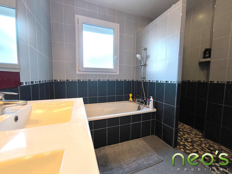 Maison - 105 m² - 5 pièces