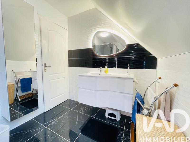 Maison - 105 m² - 4 pièces