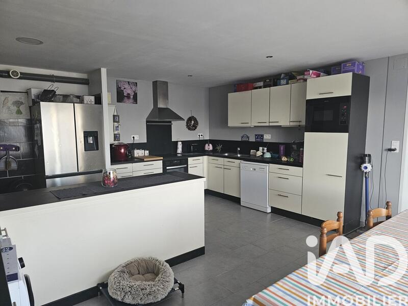 Maison - 296 m² - 10 pièces