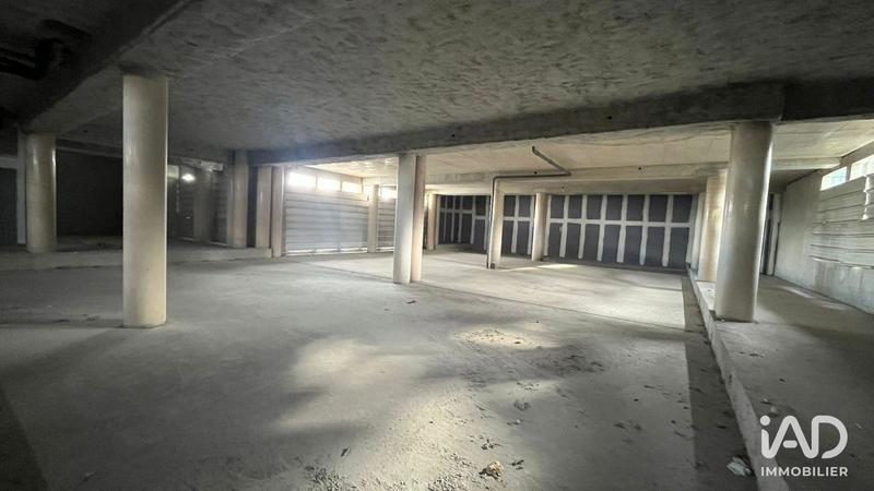 Local commercial - 968 m²