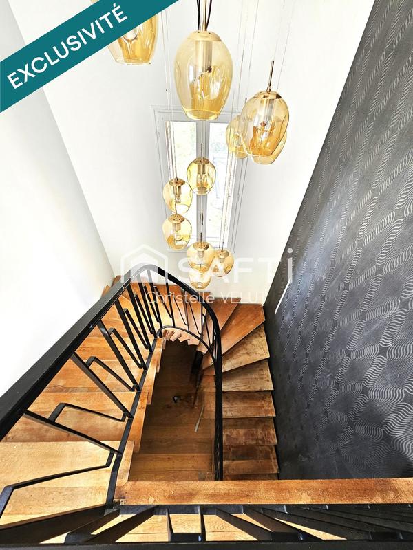 Maison - 170 m² - 8 pièces