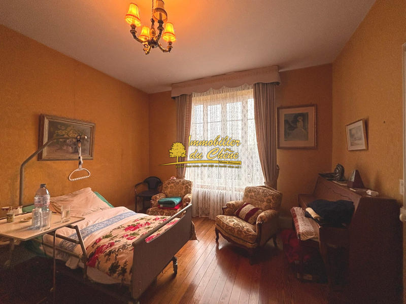 Maison - 255 m² - 10 pièces