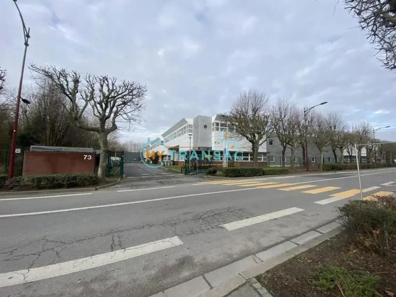 Local d'activité / Entrepôt - 366 m²