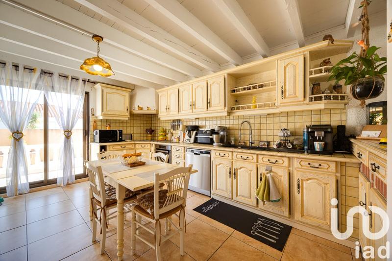 Maison - 260 m² - 7 pièces