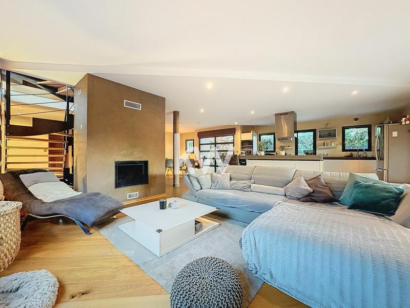 Maison - 307 m² - 6 pièces