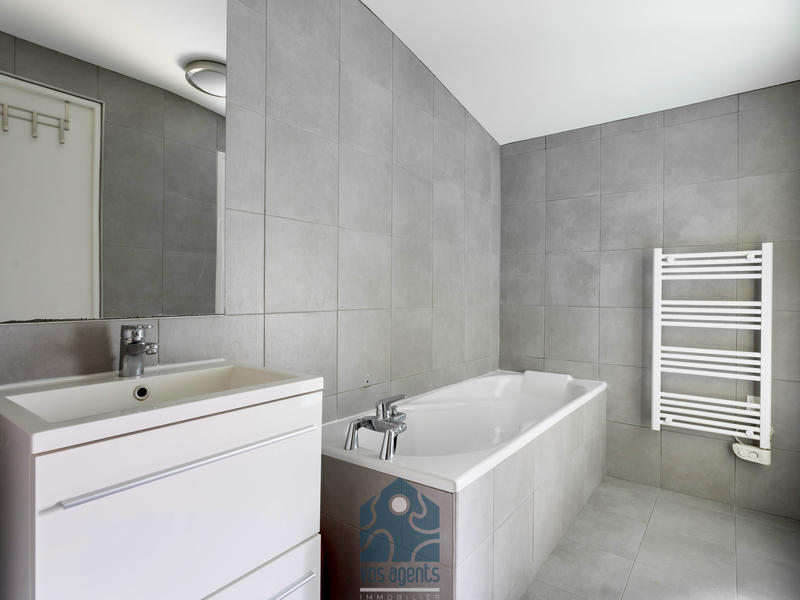 Maison - 177 m² - 8 pièces