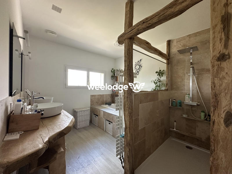 Maison - 227 m² - 7 pièces