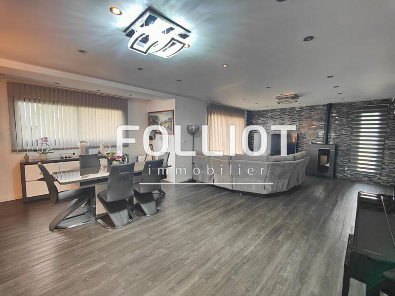 Maison - 203 m² - 6 pièces