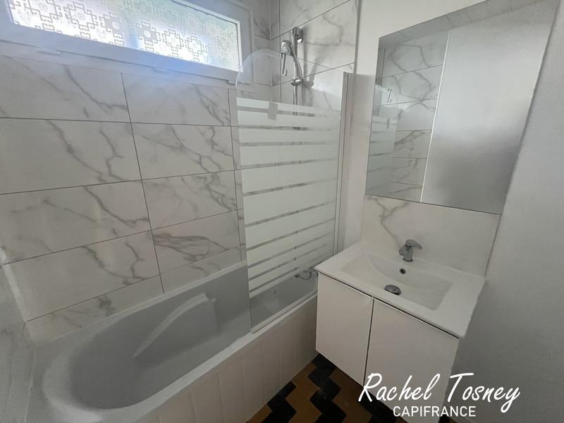 Pavillon - 140 m² - 7 pièces