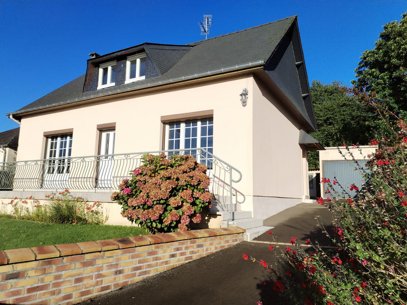 Maison - 95 m² - 5 pièces