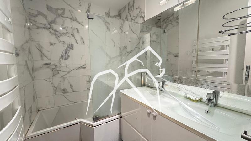 Appartement ancien - 85 m² - 4 pièces