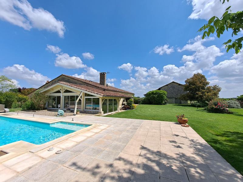 Maison - 295 m² - 7 pièces