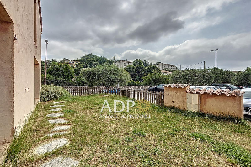 Local commercial - 214 m²