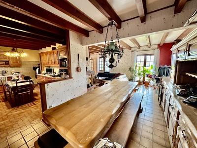 Maison traditionnelle - 200 m² - 8 pièces