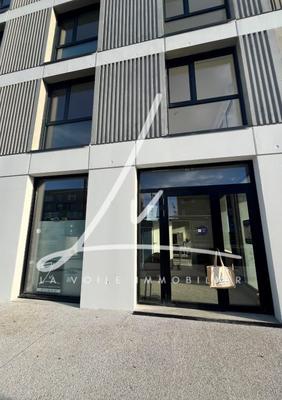 Local commercial - 186 m²