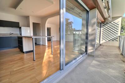 Appartement - 77 m² - 3 pièces