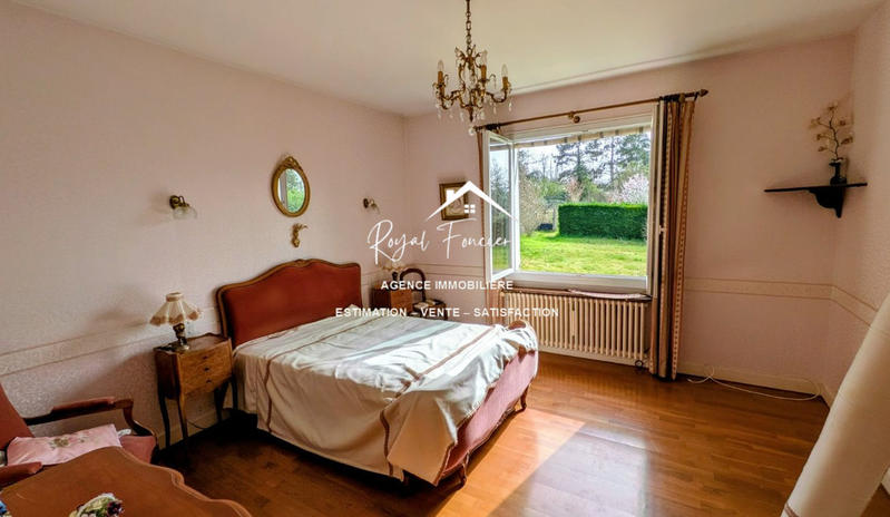 Maison - 300 m² - 10 pièces