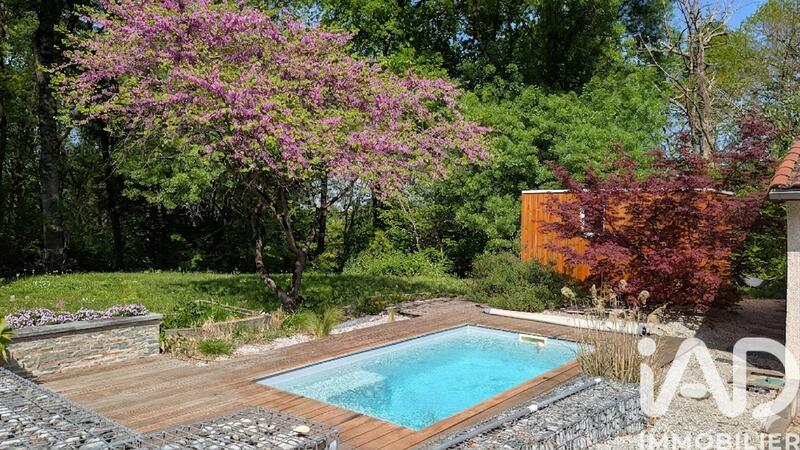 Maison - 202 m² - 6 pièces