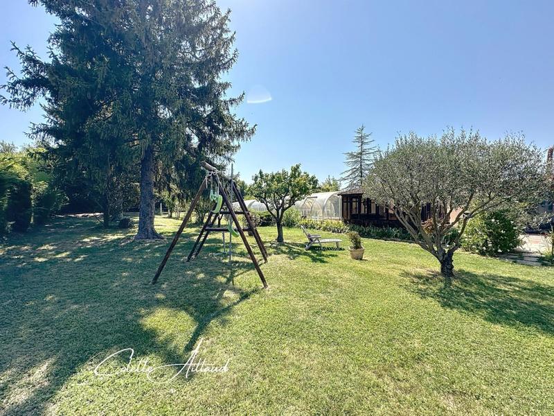 Maison - 200 m² - 7 pièces