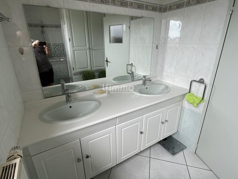 Maison - 186 m² - 7 pièces