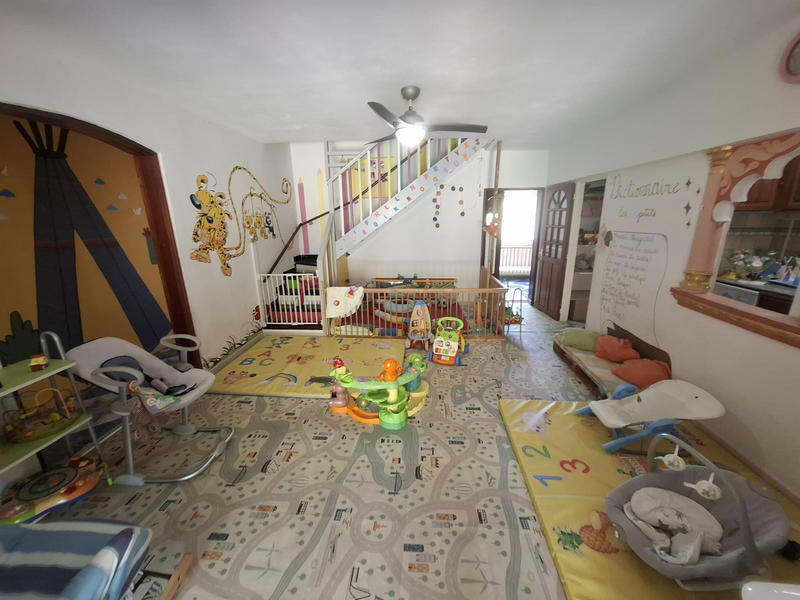 Maison - 120 m² - 9 pièces