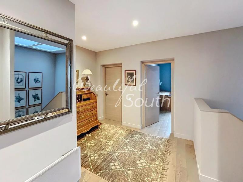 Maison - 200 m² - 6 pièces