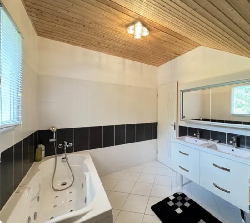 Maison - 86 m² - 5 pièces