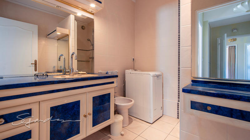 Appartement - 81 m² - 3 pièces