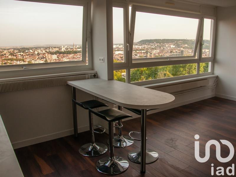 Appartement - 85 m² - 5 pièces