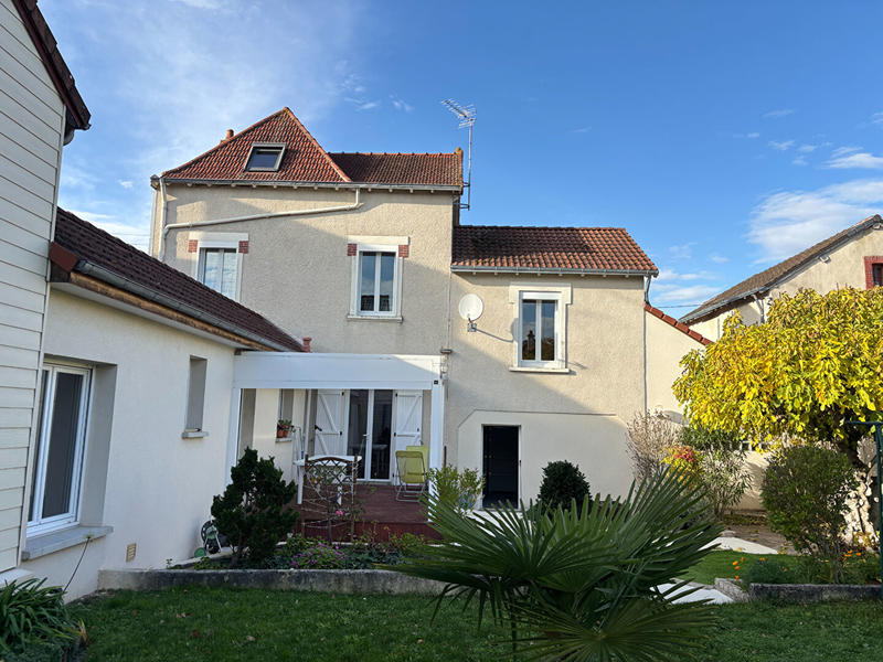 Maison - 199 m² - 9 pièces