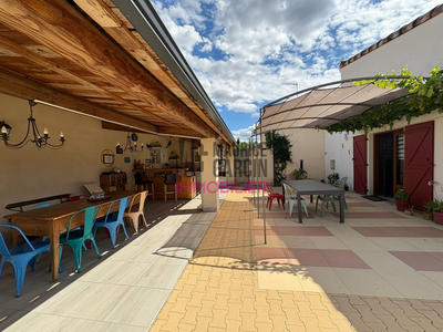 Maison - 200 m² - 8 pièces