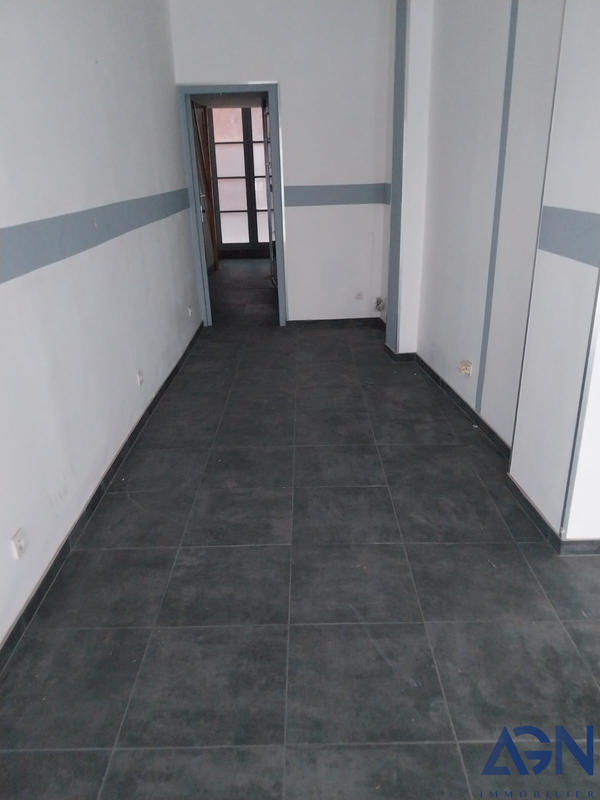 Local commercial - 30 m² - 3 pièces