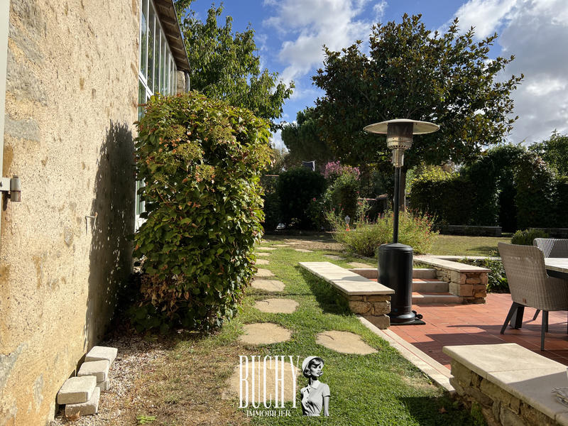 Maison - 318 m² - 9 pièces