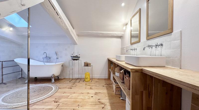 Corps de ferme - 378 m² - 7 pièces