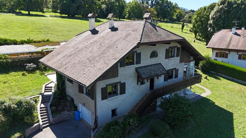 Demeure - 300 m² - 8 pièces