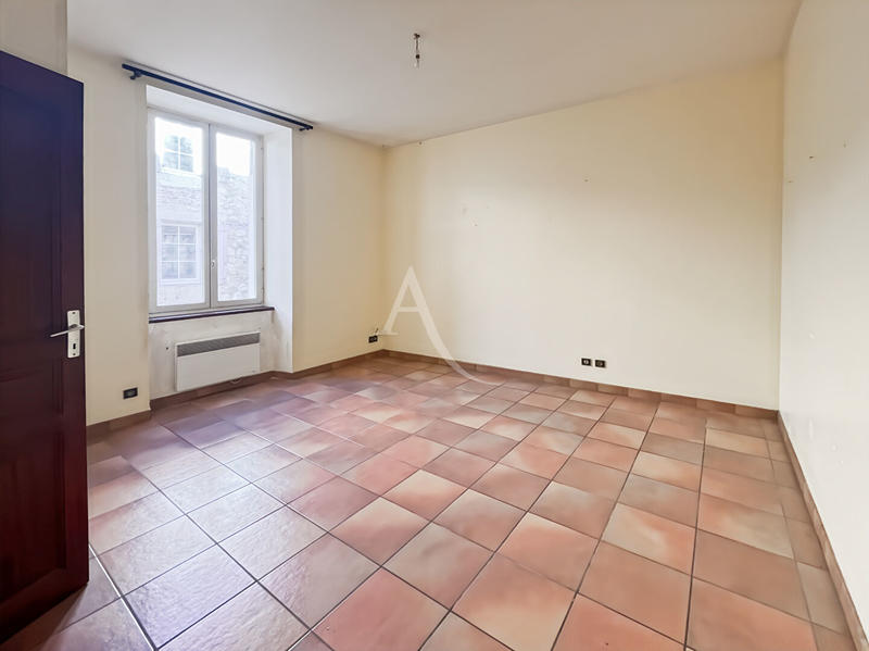 Maison - 230 m² - 8 pièces