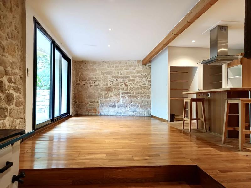 Maison - 200 m² - 7 pièces