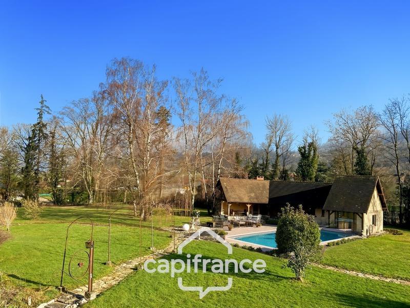 Maison - 318 m² - 8 pièces