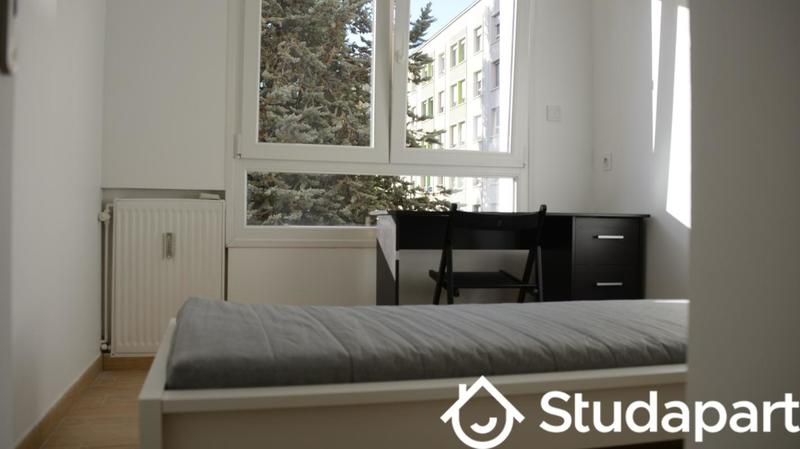 Chambre - 9 m² - 1 pièce