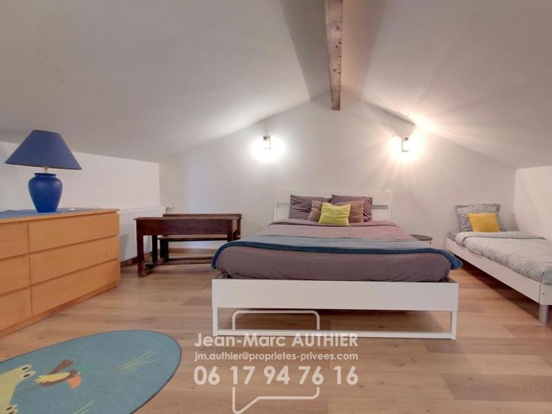 Maison - 212 m² - 8 pièces