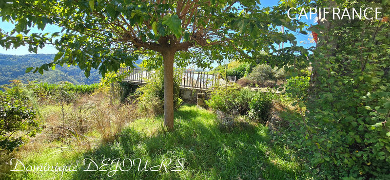 Maison - 250 m² - 8 pièces