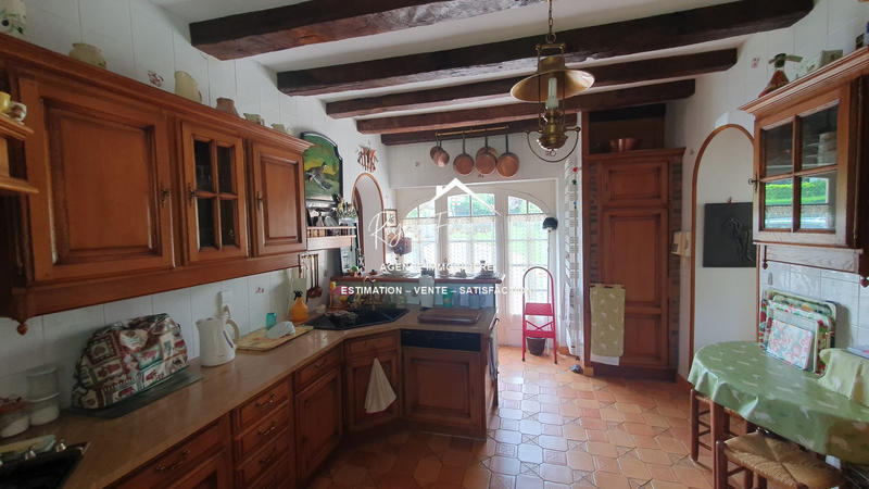 Maison ancienne - 250 m² - 11 pièces